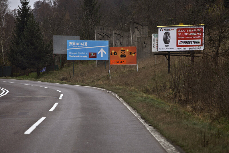 Plastika k 35. výročiu SNP