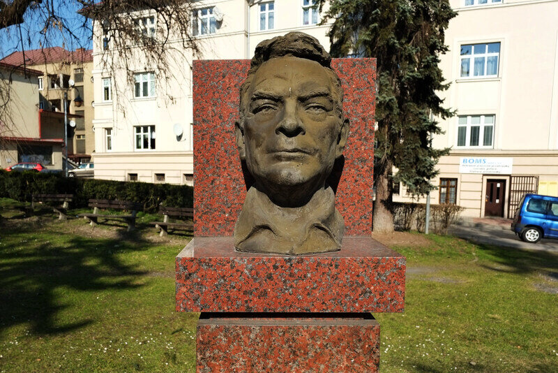 Pomník Ladislava Novomeského