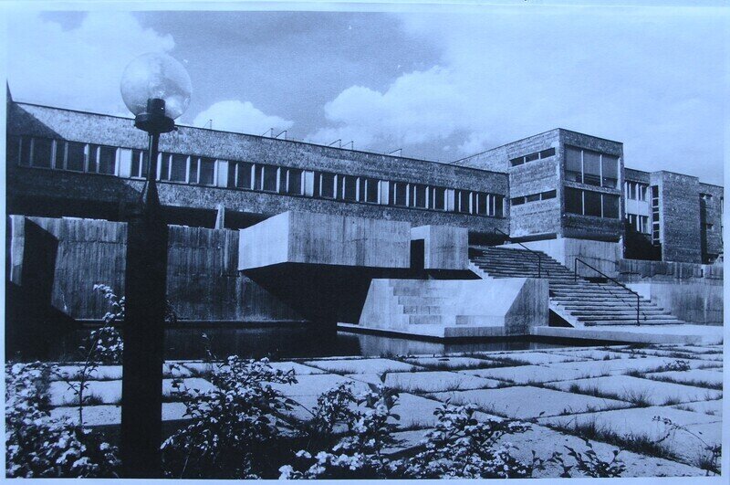 Areál školy