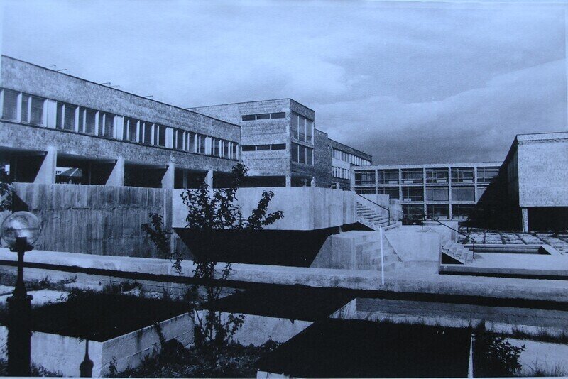 Areál školy
