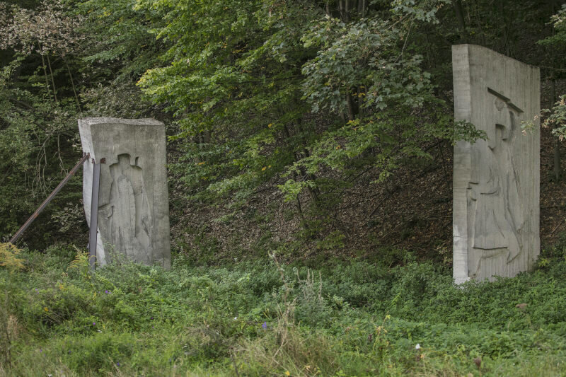 Plastika k 35. výročiu SNP